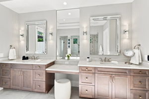 Primary Bathroom1e