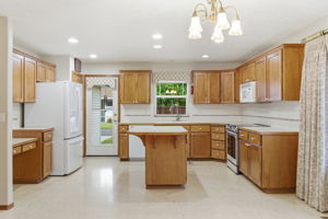  Photo 48