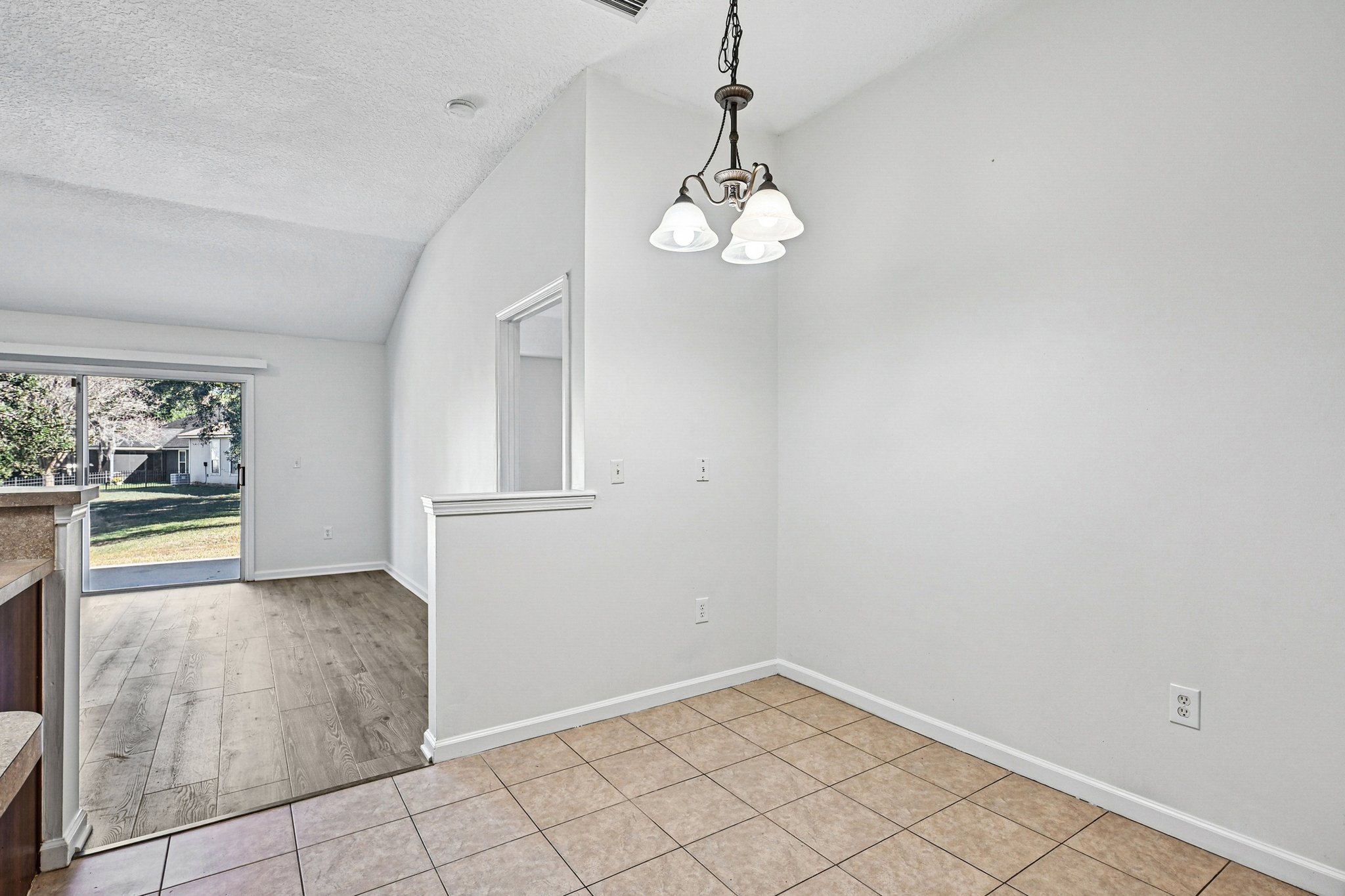 Sea Eagle Dr-S1701-013.jpg