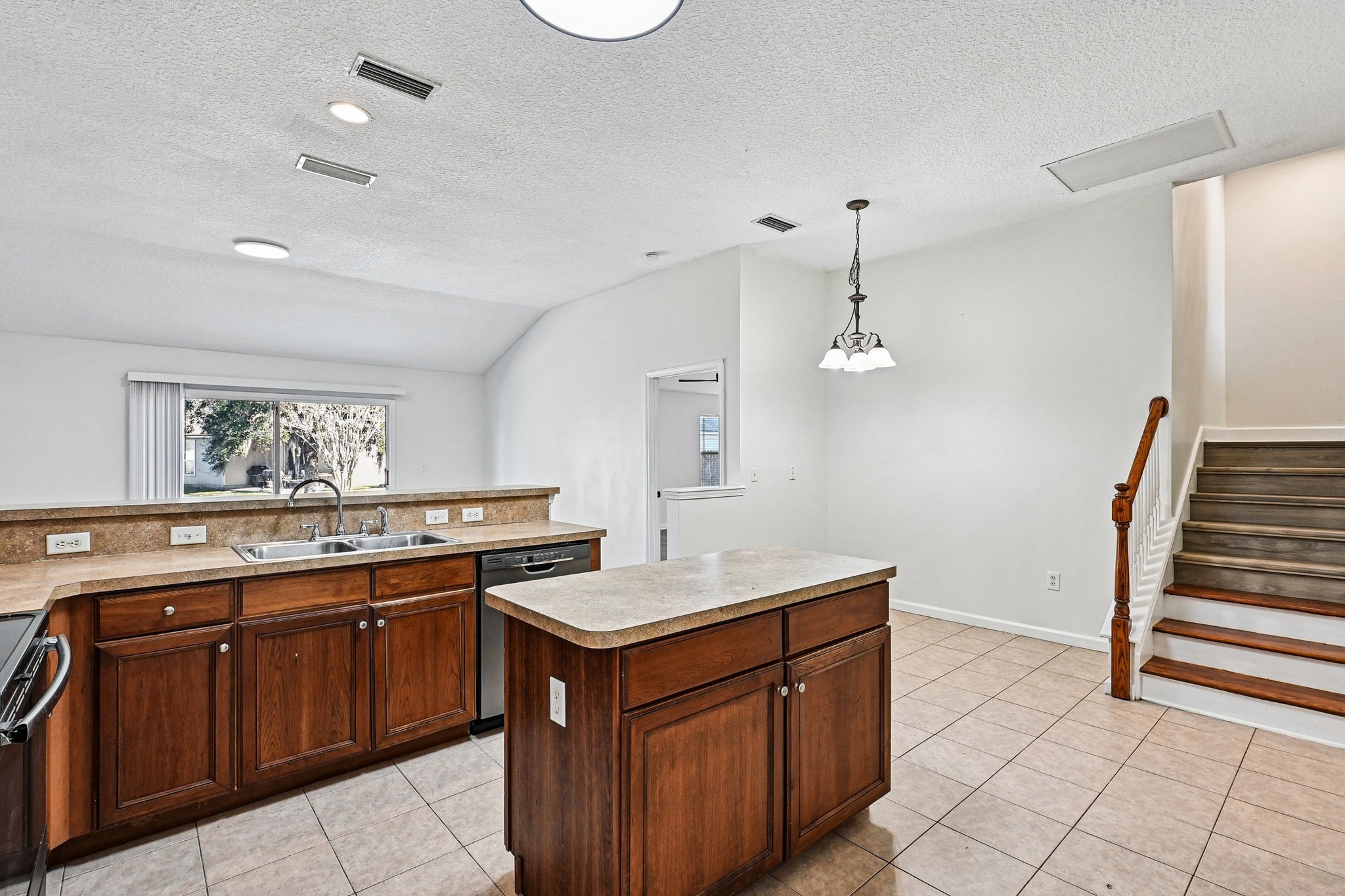 Sea Eagle Dr-S1701-017.jpg