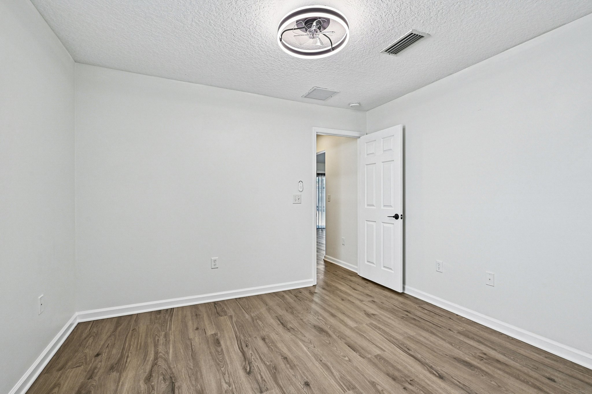 Sea Eagle Dr-S1701-030.jpg