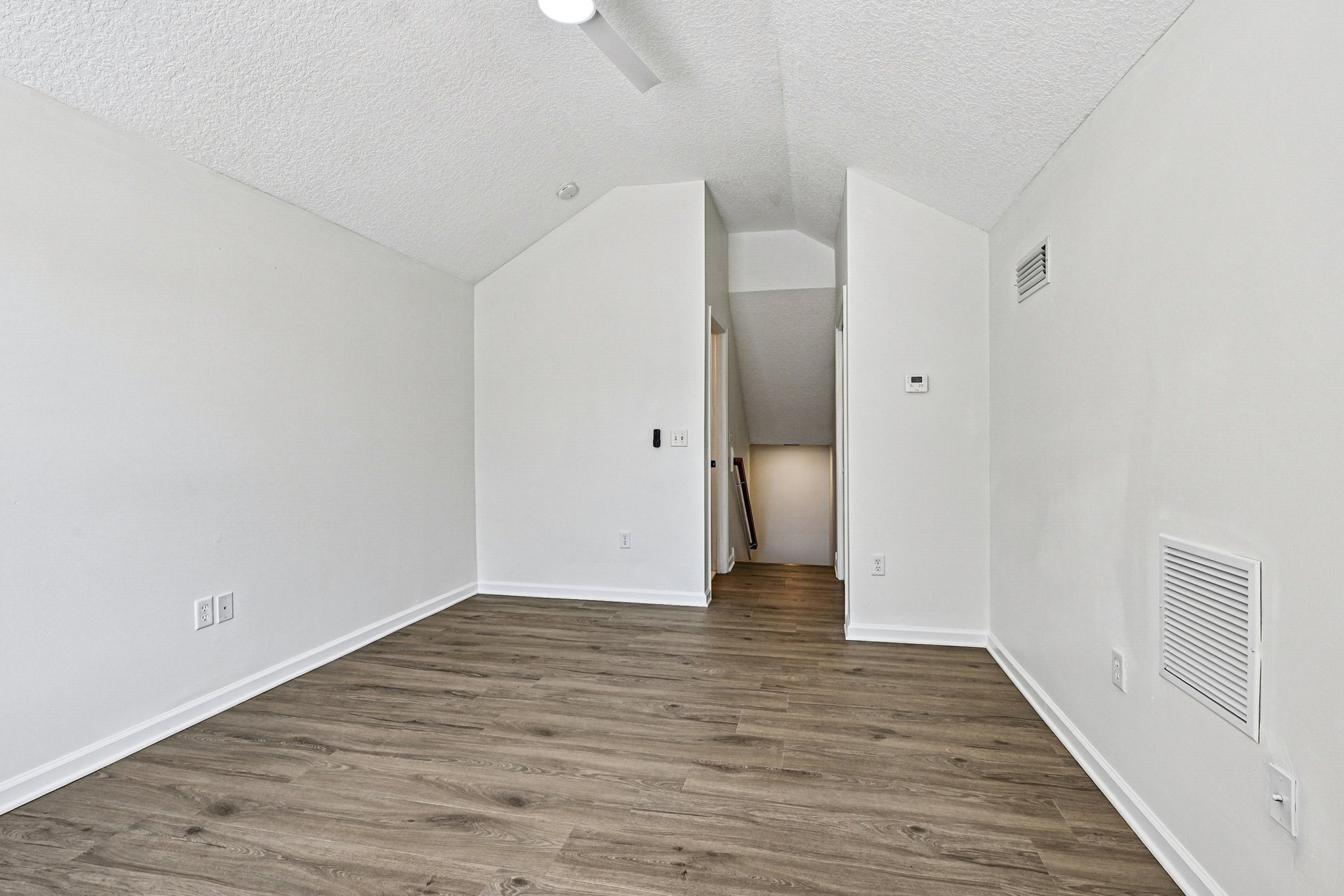 Sea Eagle Dr-S1701-035.jpg