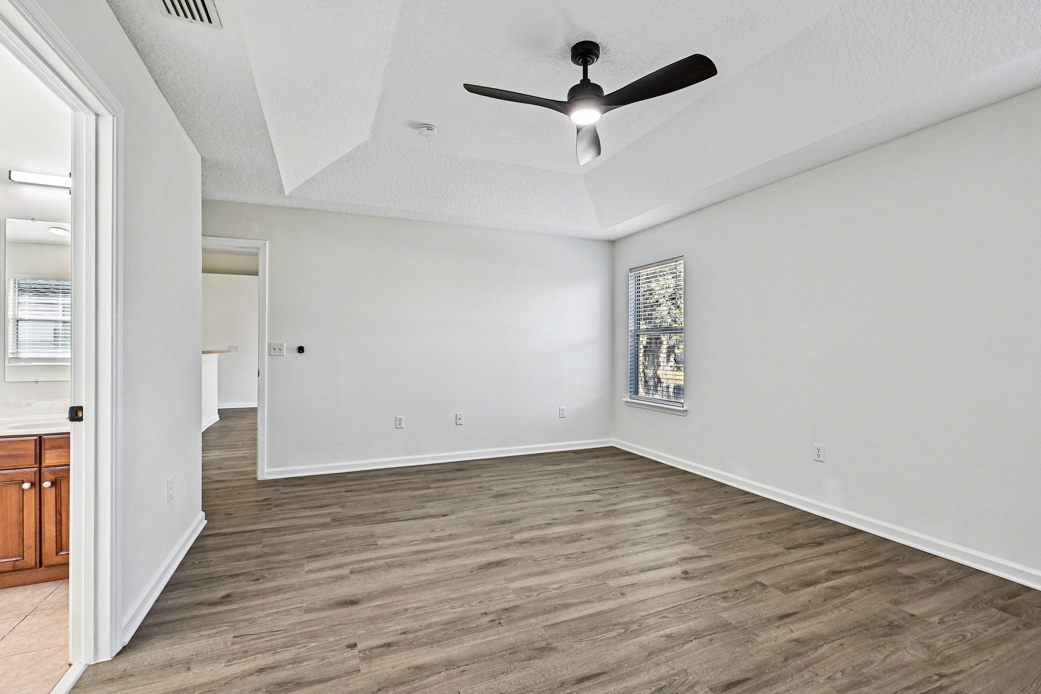 Sea Eagle Dr-S1701-038.jpg