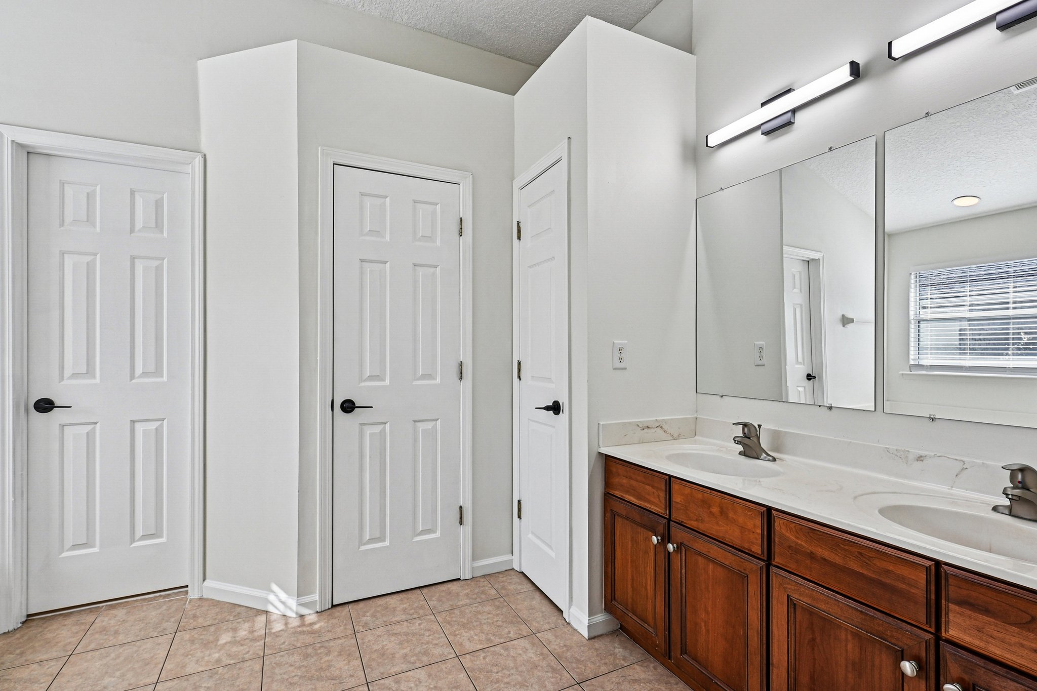 Sea Eagle Dr-S1701-039.jpg