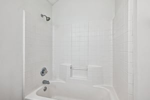 Sea Eagle Dr-S1701-033.jpg