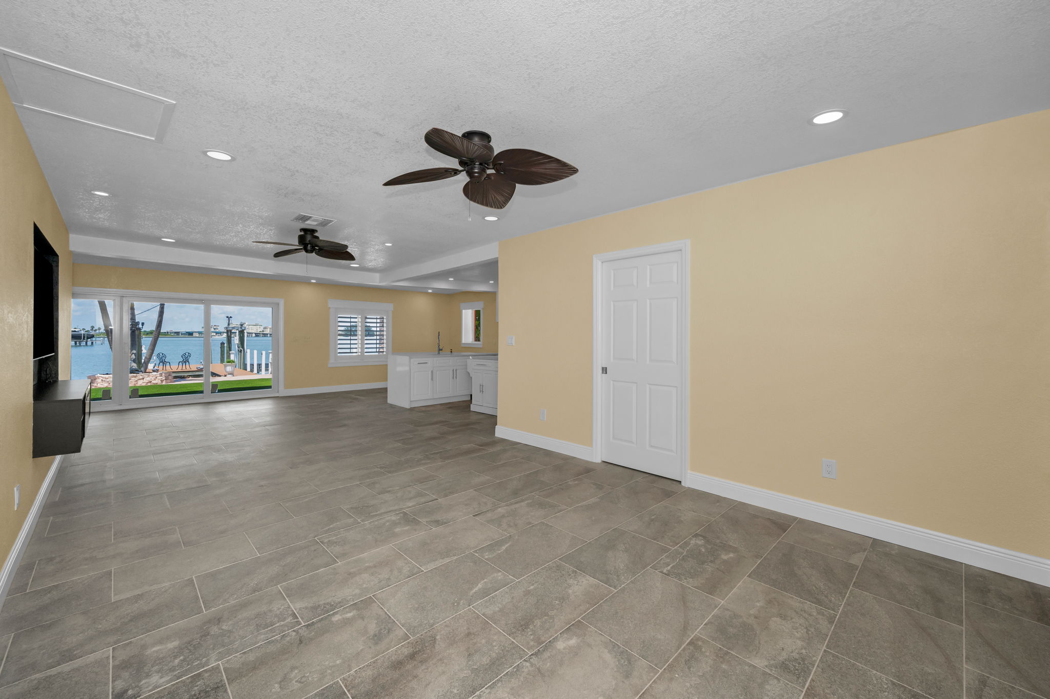 Dining Room3