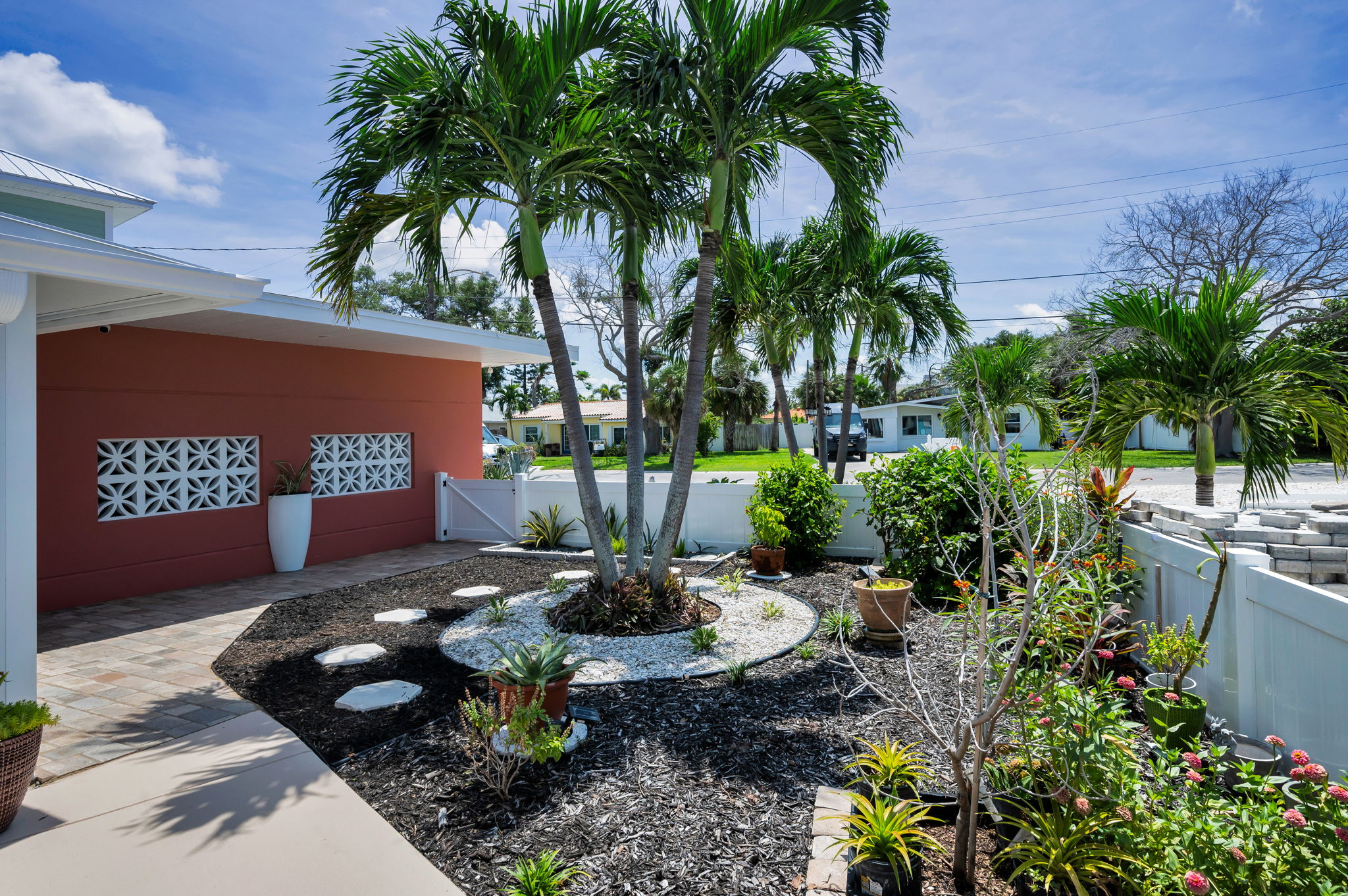 Front Courtyard1