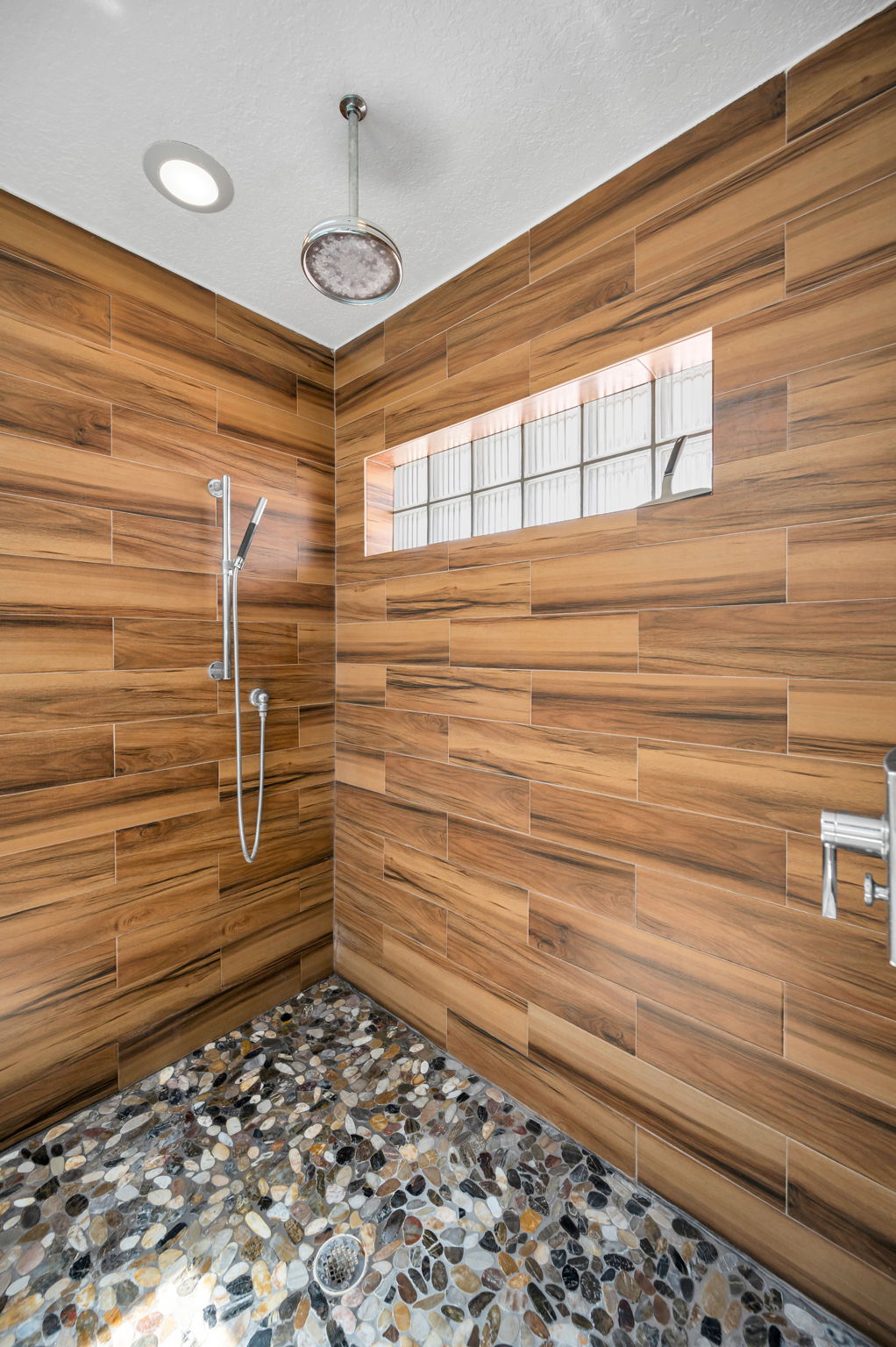 Primary Bathroom1b