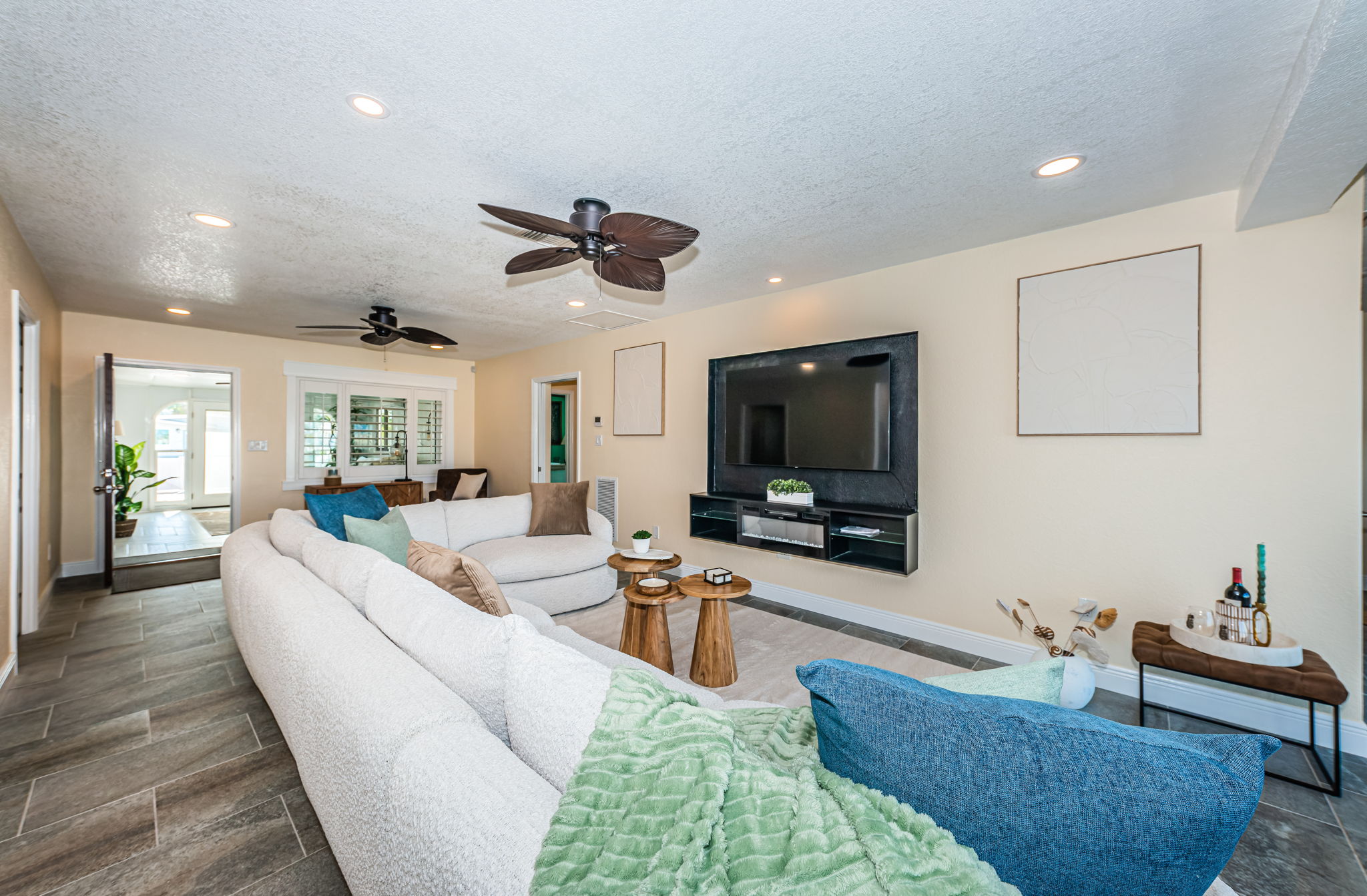 Family Room 4