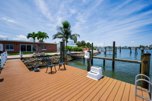 Dock8