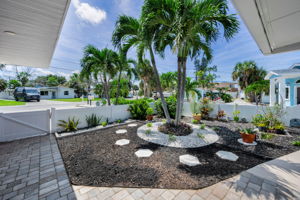Front Courtyard2