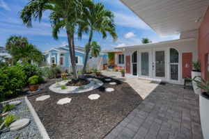 Front Courtyard3