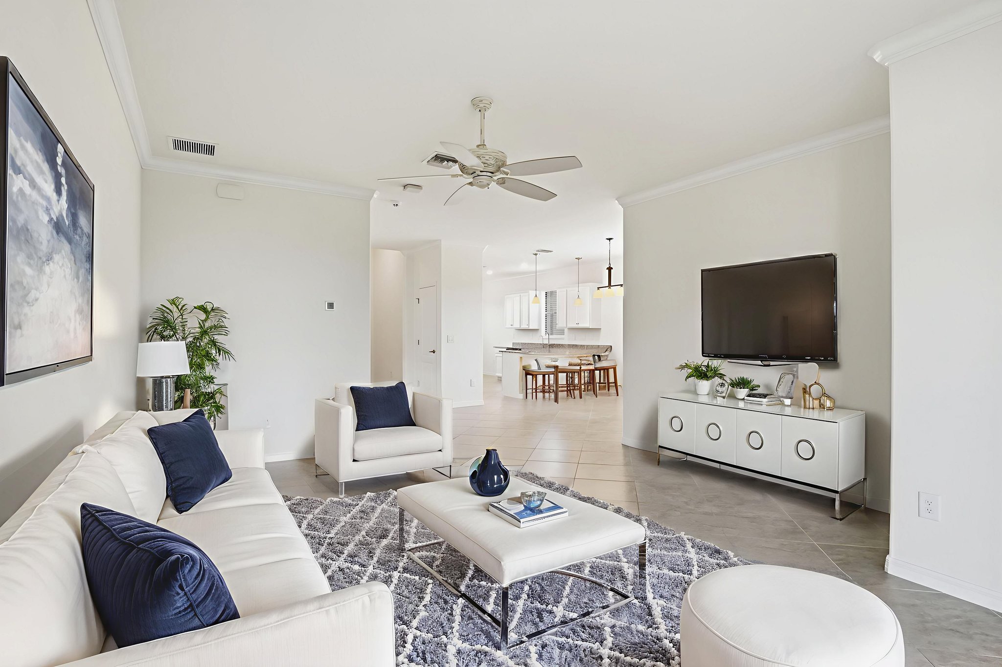 P1084099 virtually staged.jpeg