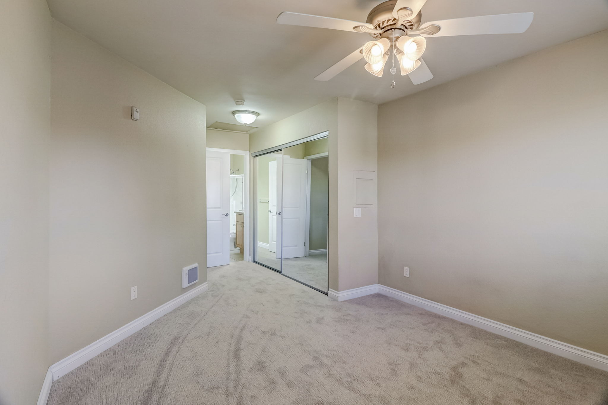 Graves Ave 253-017