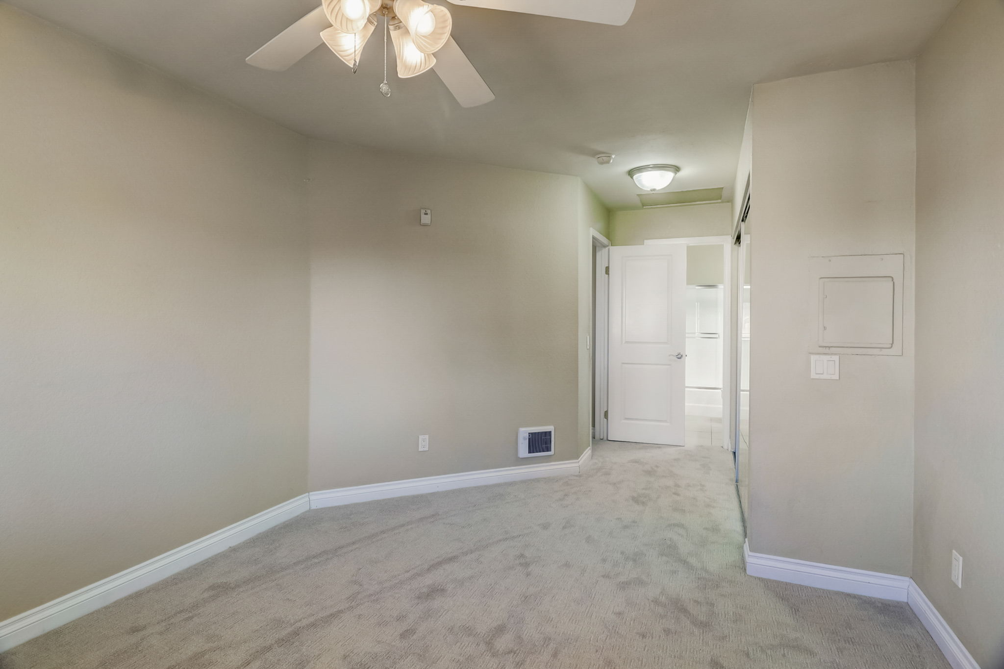 Graves Ave 253-018
