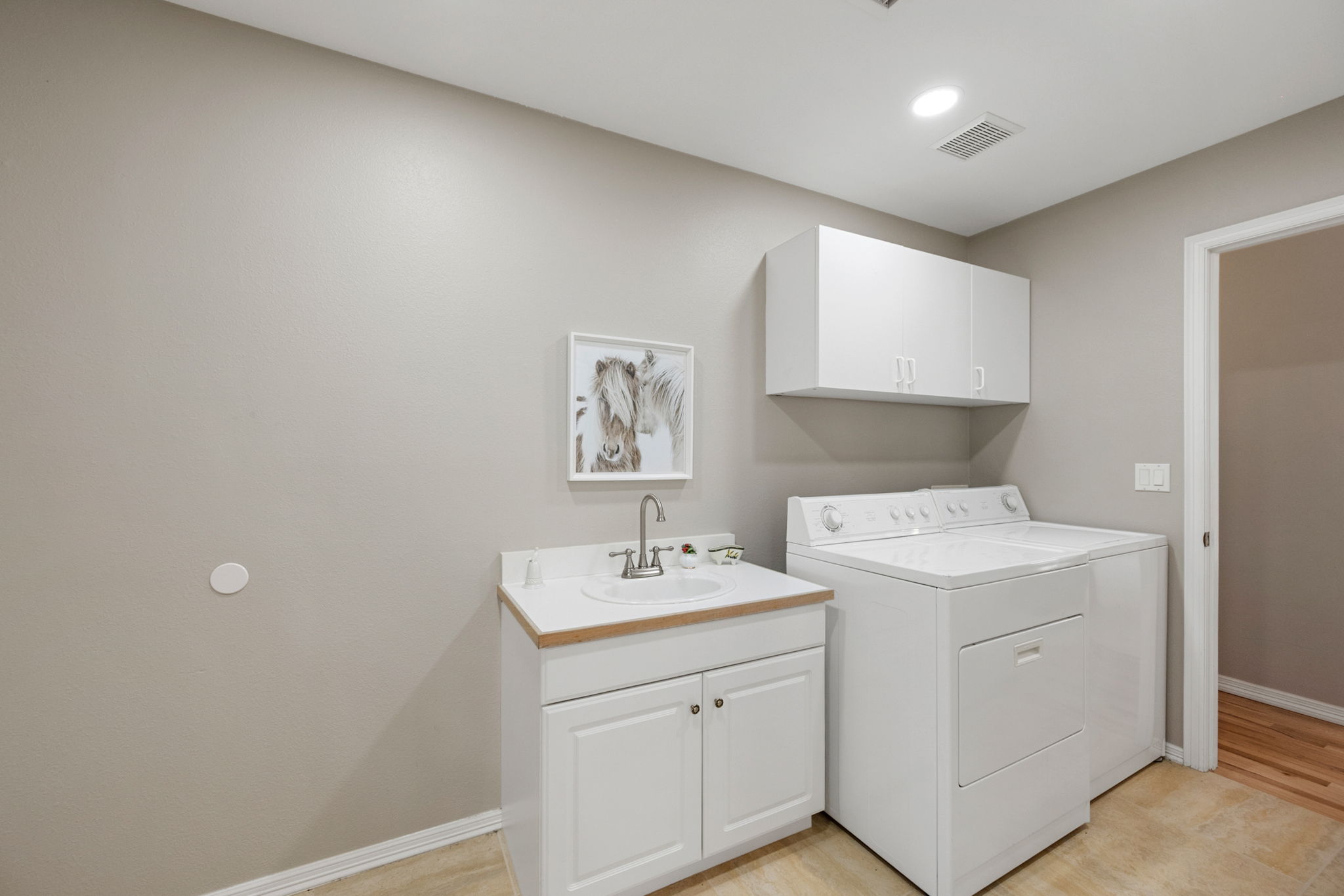 Laundry Room (1)