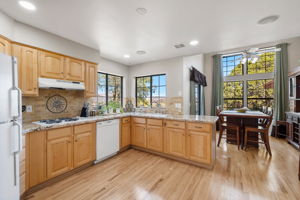 Kitchen (2)