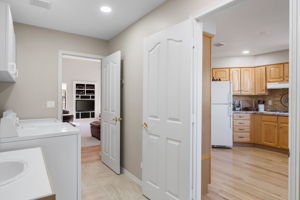Laundry Room (2)