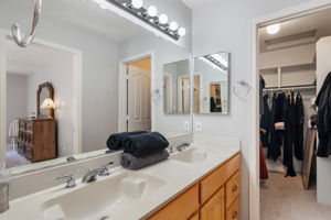 Primary Bathroom (2)