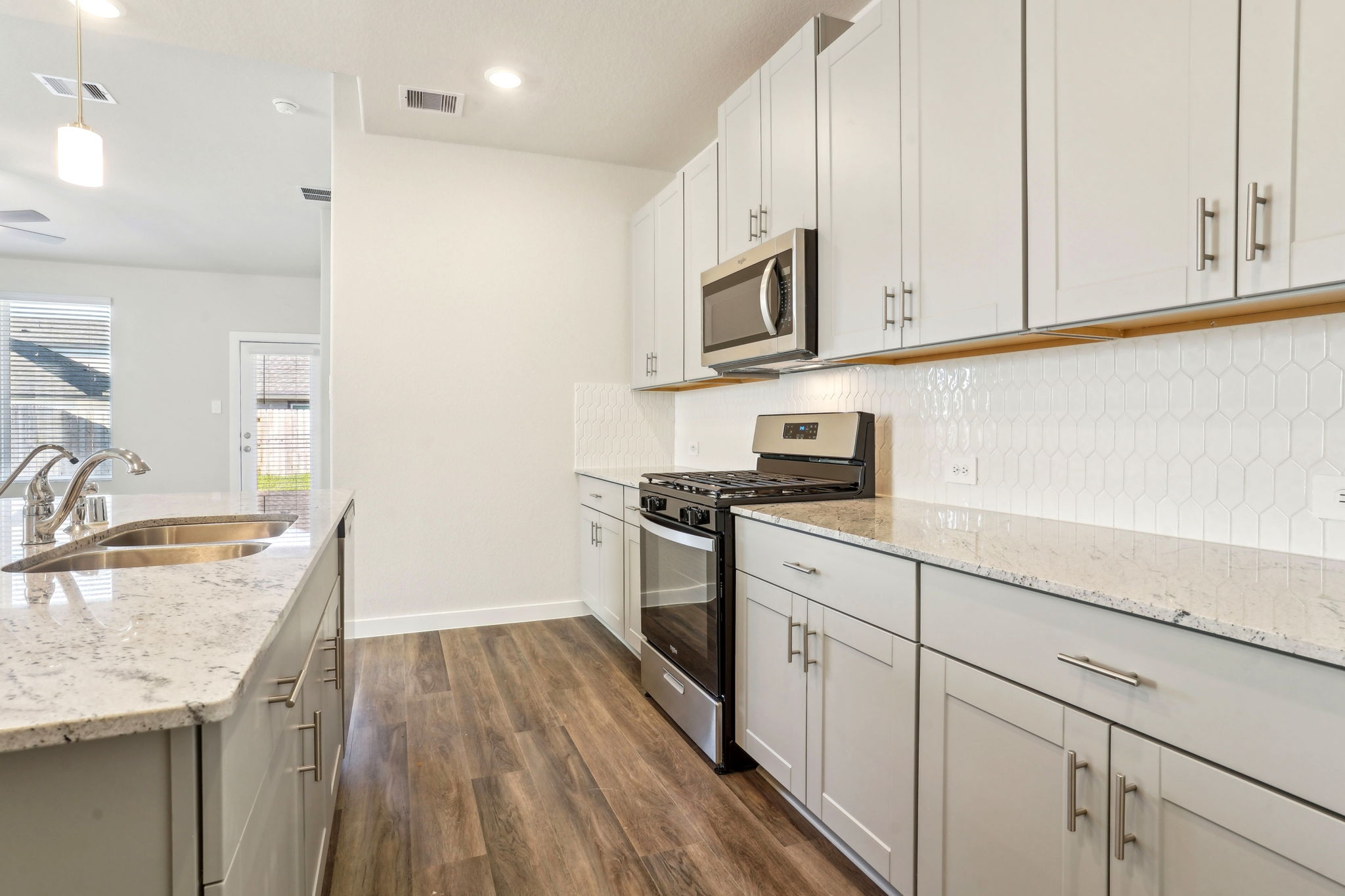 Houston - Magnolia Place - 14230 Rolling Pastures Dr - 017