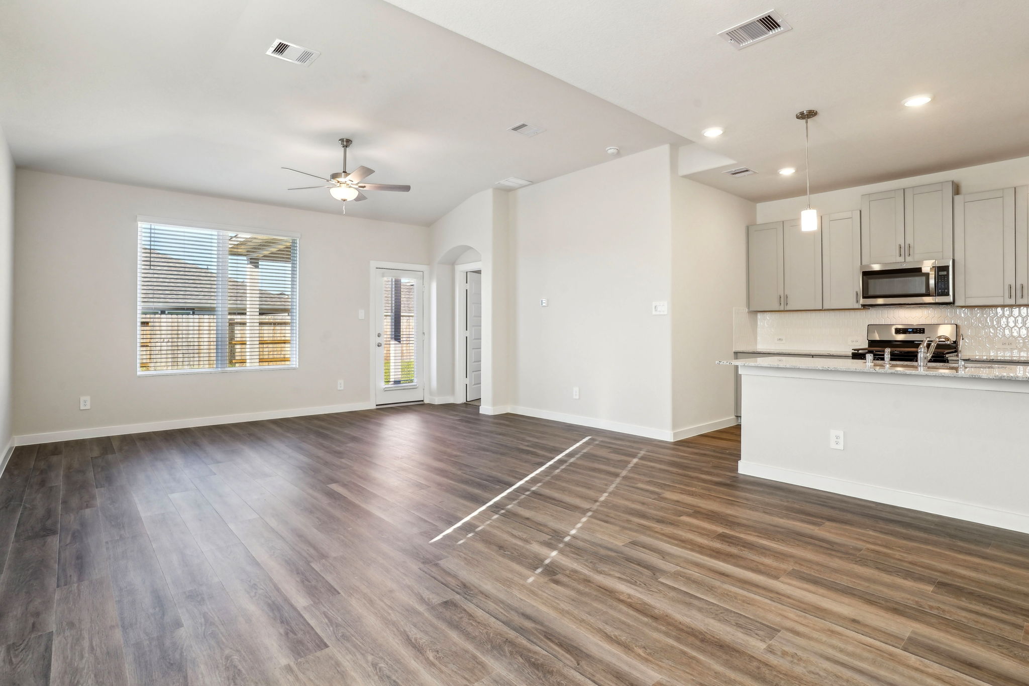 Houston - Magnolia Place - 14230 Rolling Pastures Dr - 020