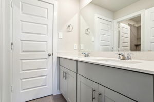 Houston - Magnolia Place - 14230 Rolling Pastures Dr - 035