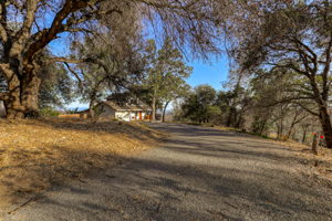 14233 Wintu Way, Redding, CA 96003, USA Photo 31