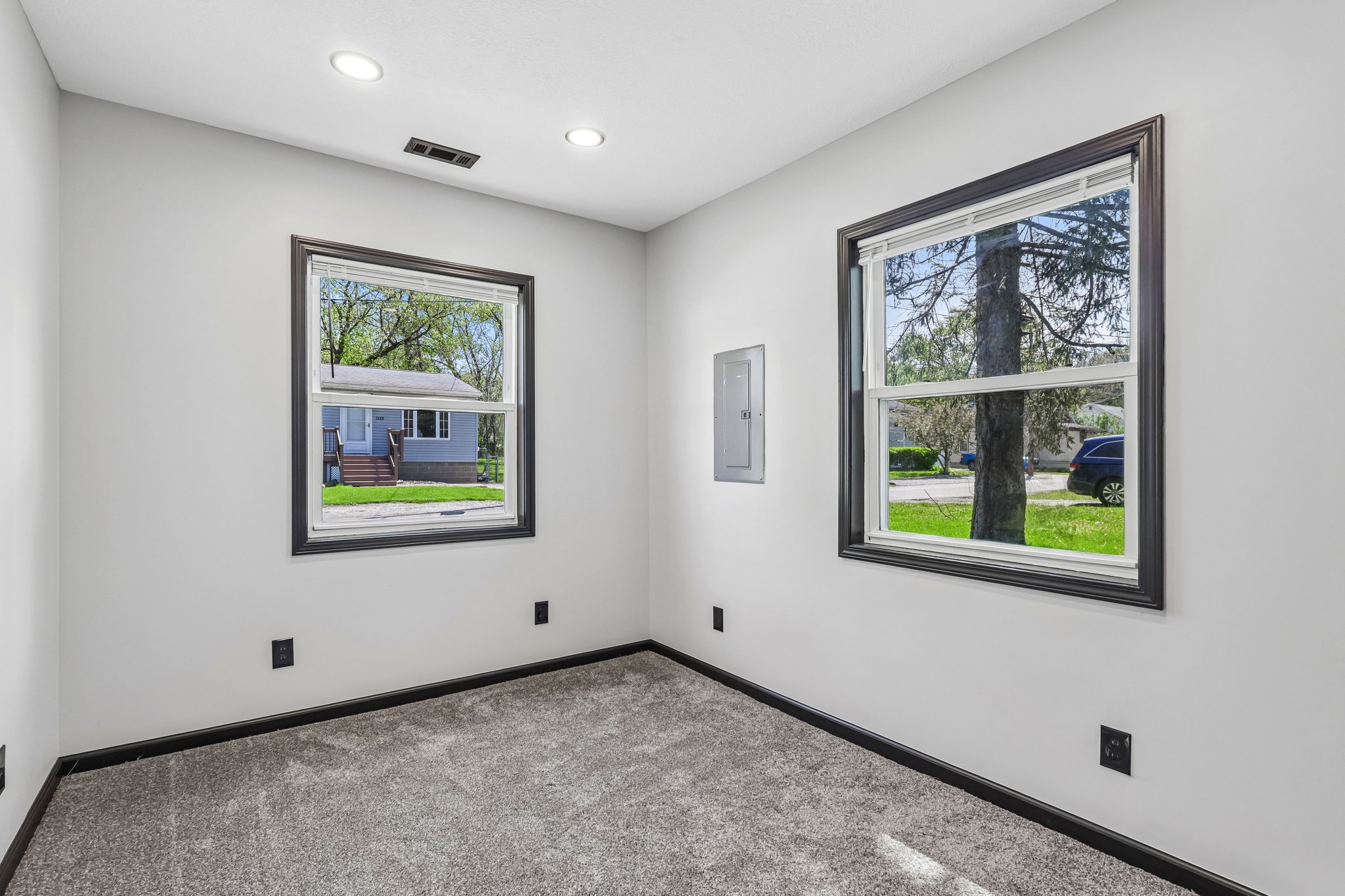 5th St-S2204-020.jpg