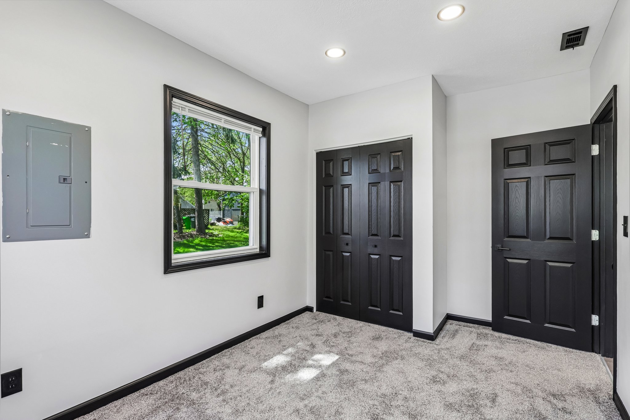 5th St-S2204-021.jpg