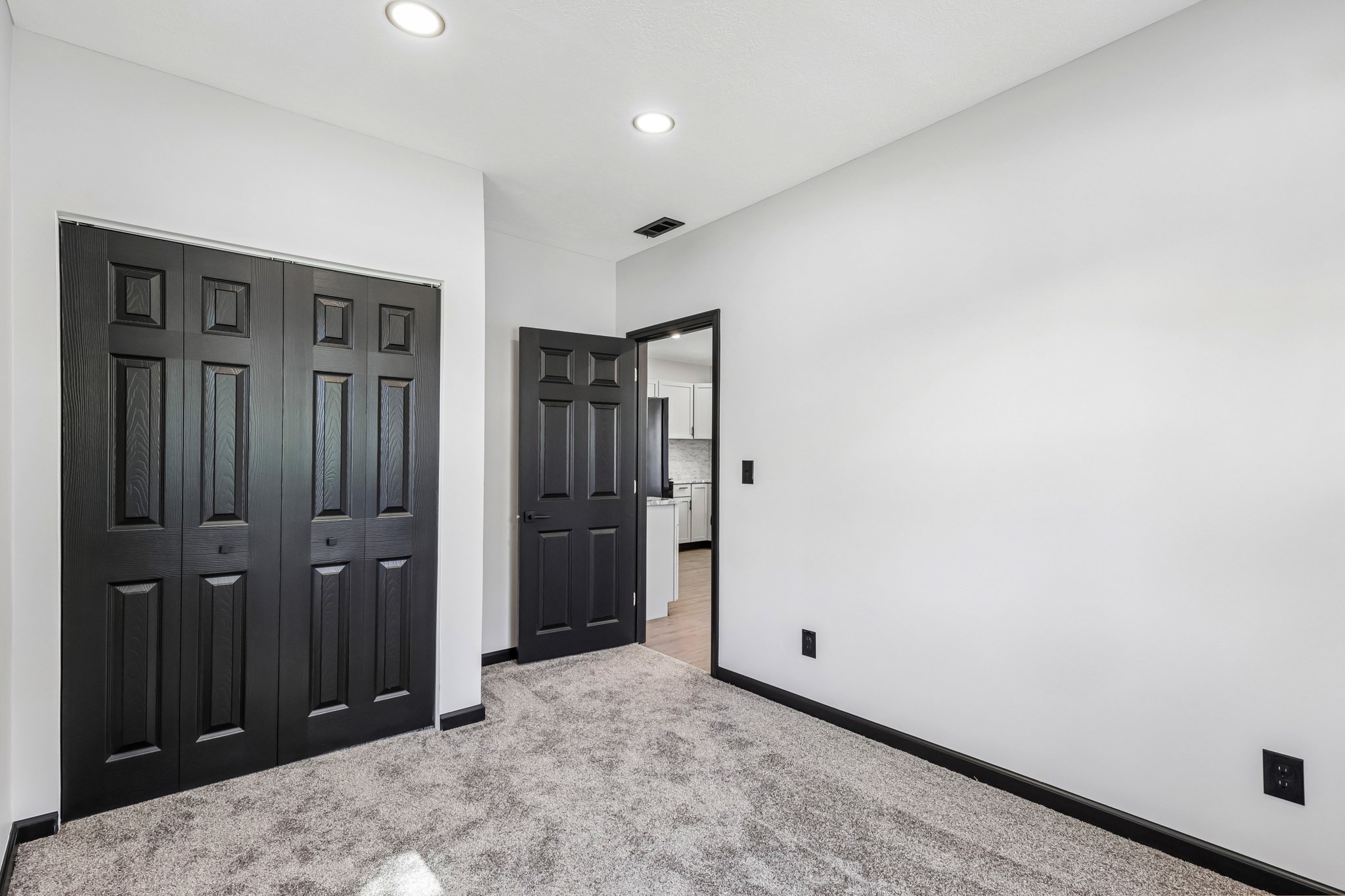 5th St-S2204-022.jpg