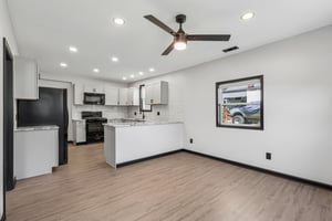 5th St-S2204-008.jpg