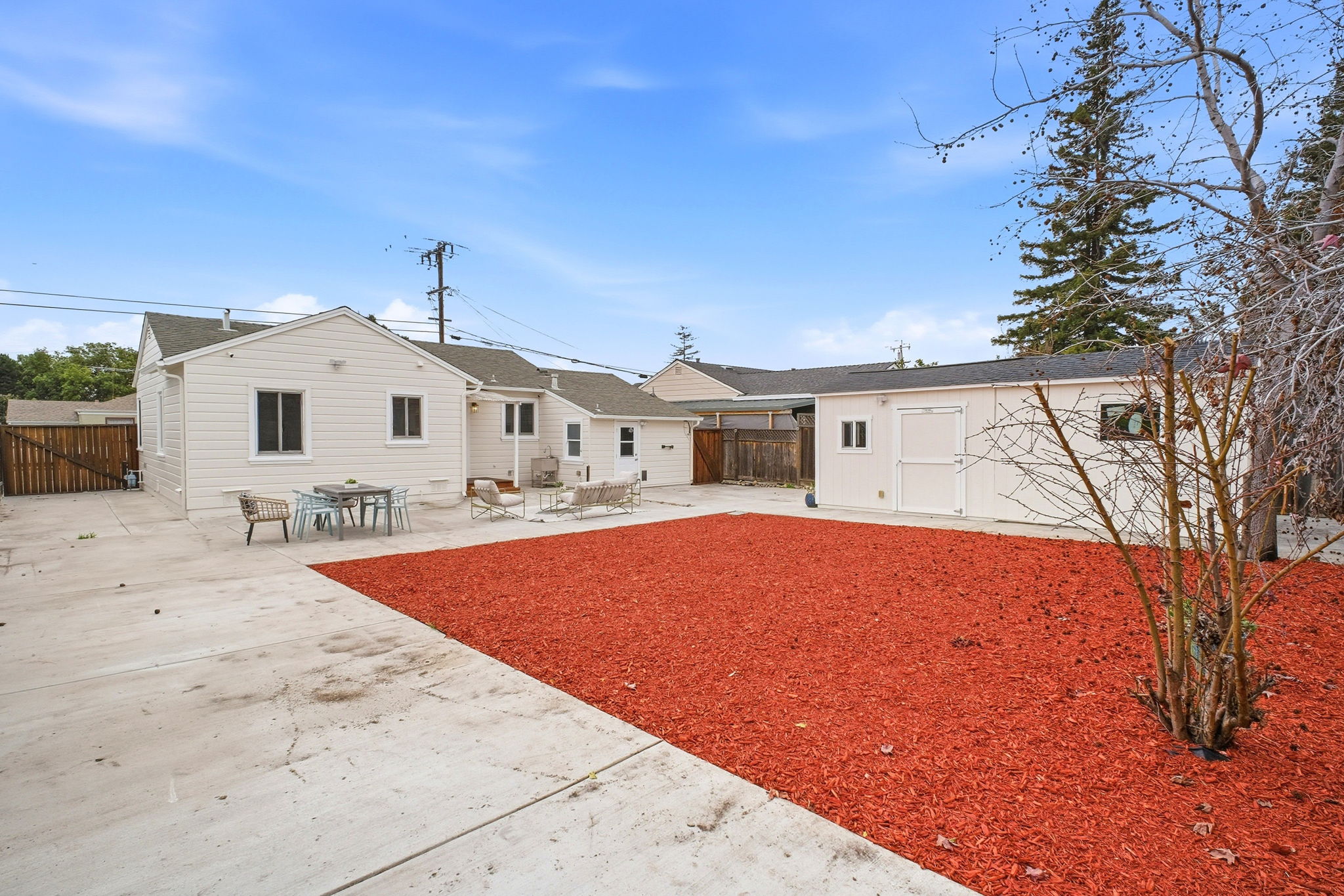 028_f8_14240 Rose Dr