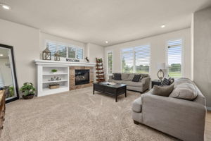14246PineyRiverRd-15.FamilyRoom