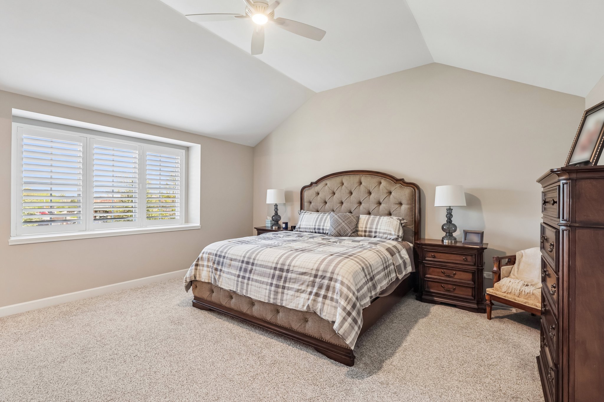 Lacey Dr-S0505-020.jpg