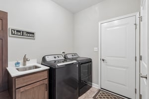 Lacey Dr-S0505-017.jpg