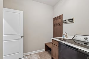 Lacey Dr-S0505-018.jpg