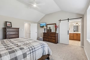 Lacey Dr-S0505-022.jpg