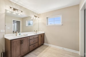 Lacey Dr-S0505-025.jpg