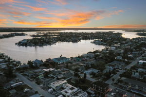 Front Drone Sunrise - DJI_0953 (1)