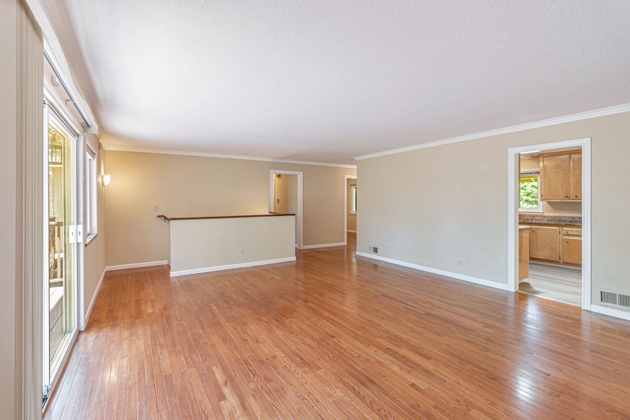 Huge Living Area - Many Possibilities!