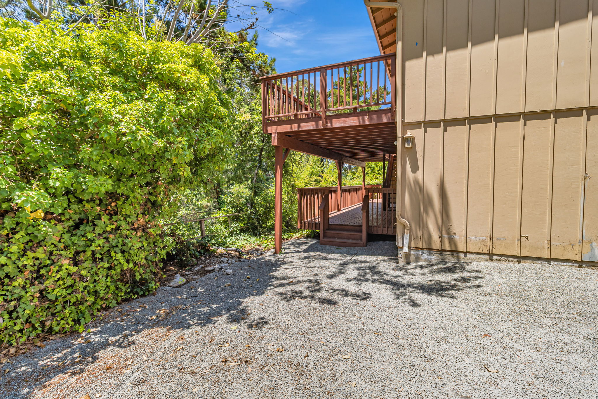 Side yard - ready for your personal touches