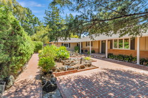 Private Courtyard in Front