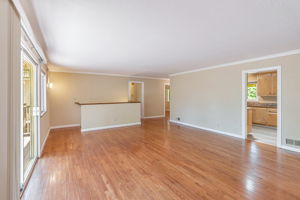 Huge Living Area - Many Possibilities!