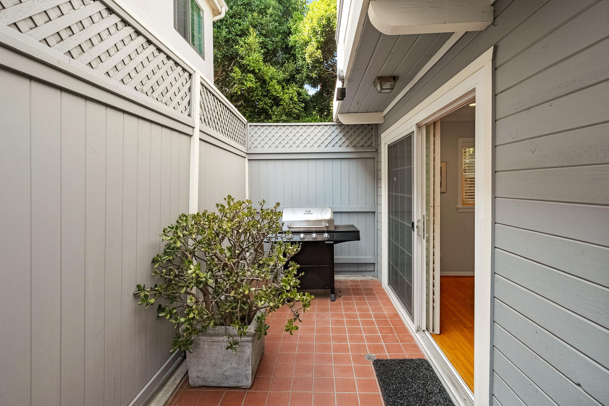 1426 California Avenue 1 warmed-19