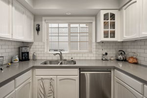 1426 California Avenue 1 warmed-16