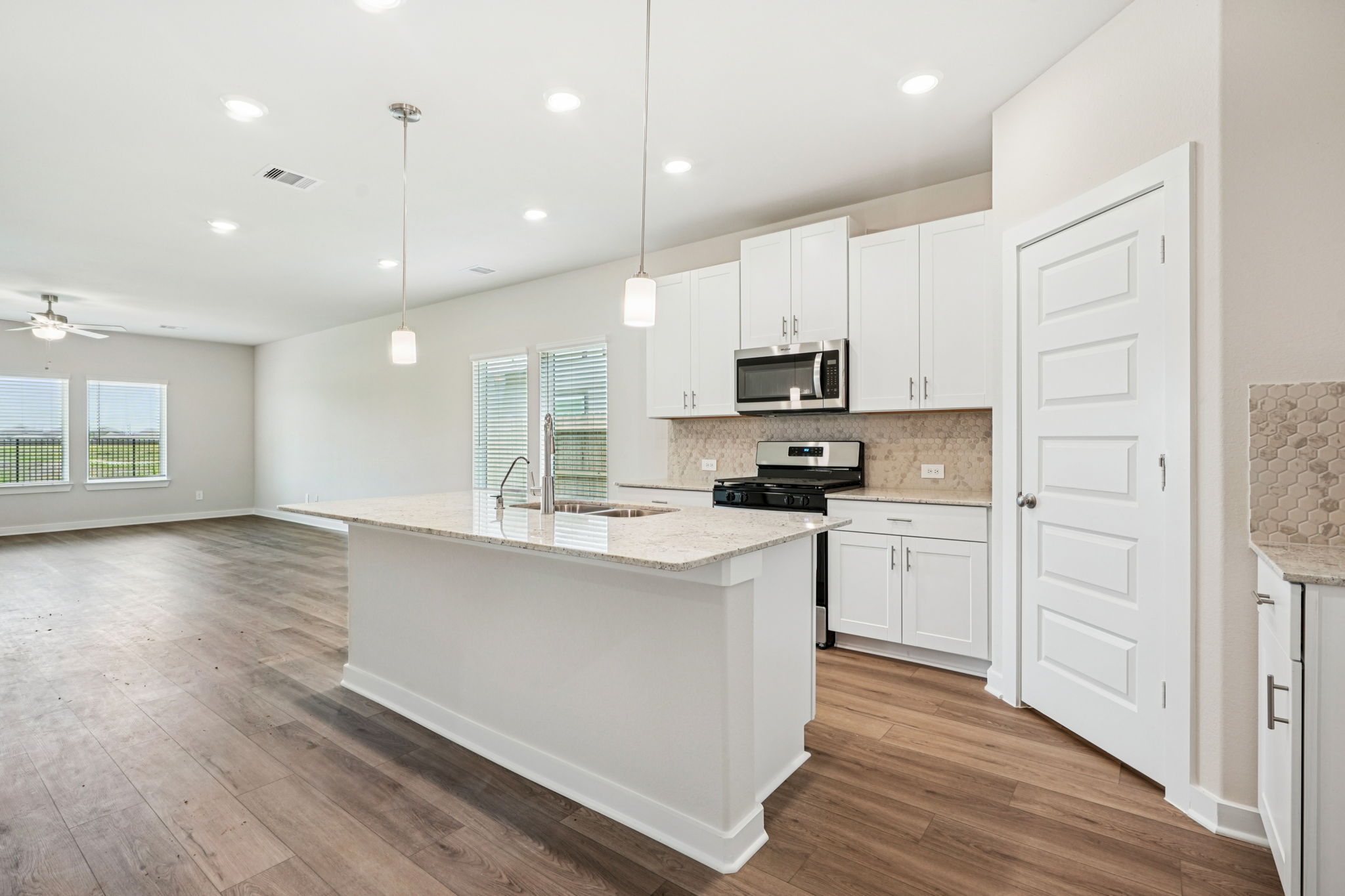 Houston - Glendale Lakes - 1426 Copeland Dr Rosharon TX 77583 - 009