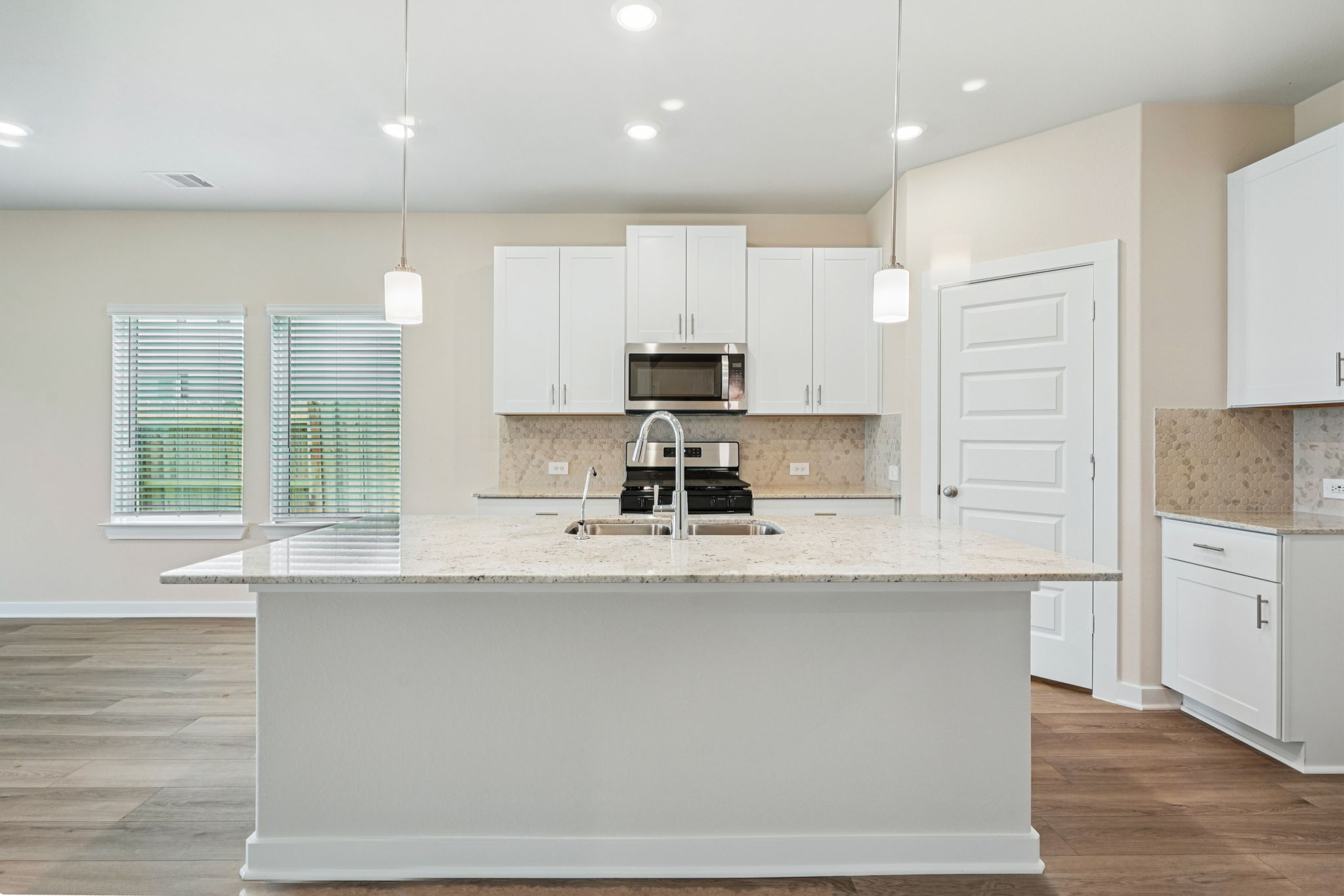 Houston - Glendale Lakes - 1426 Copeland Dr Rosharon TX 77583 - 013