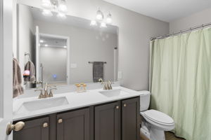  Photo 32