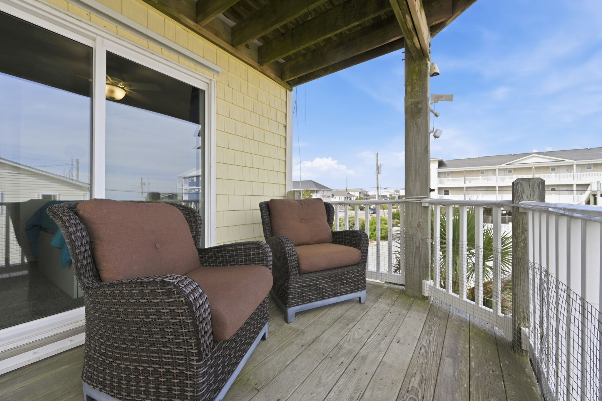 Lower Oceanside Deck