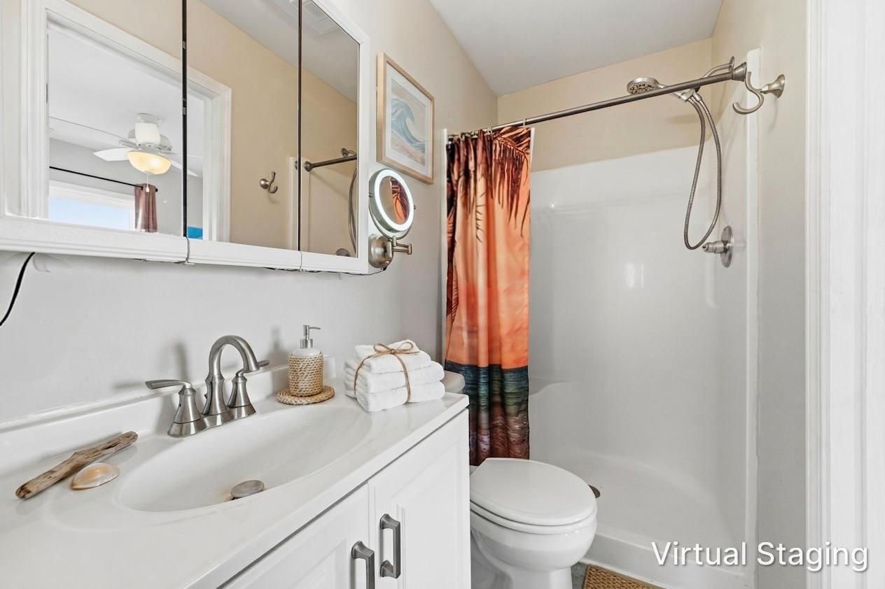 Upstairs Guest Bathroom Virtually Staged